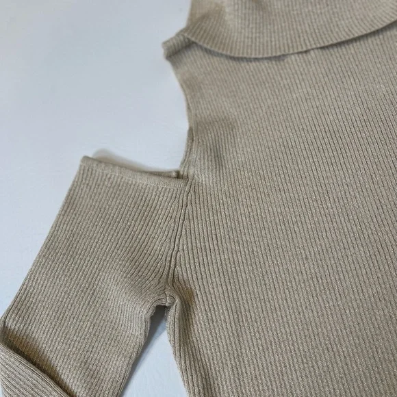 INTEMPO Cold Shoulder, Long Sleeve, Turtleneck Champagne Sweater. Medium New - Picture 7 of 13